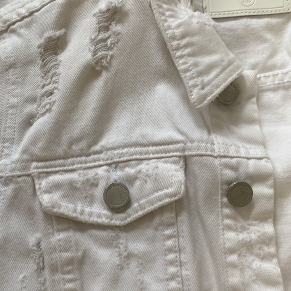 Blank NYC white ripped jean jacket - Picture 5 of 7